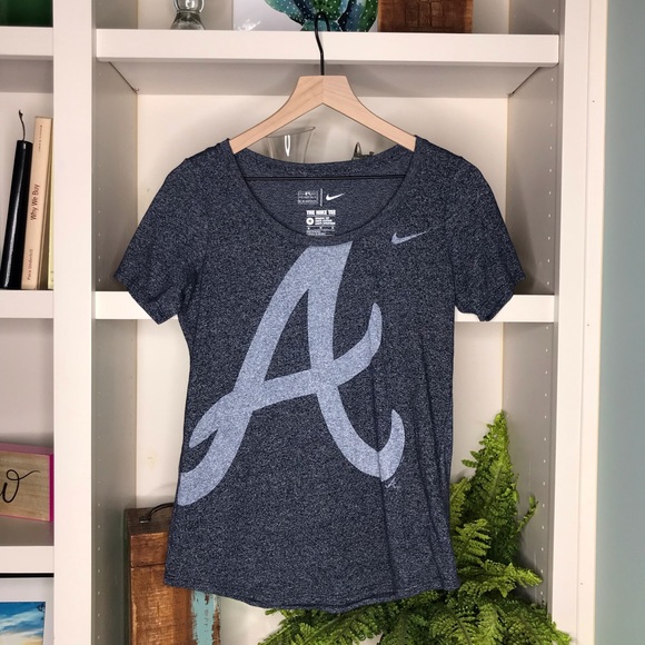 Nike Tops - Nike Atlanta Braves Tee Size Medium